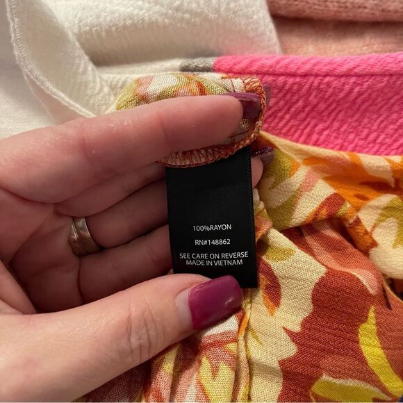 Torrid Rust Flower Esther Peasant Blouse- Size 1 1X- Red / Yellow/ Orange Top - Picture 3 of 3